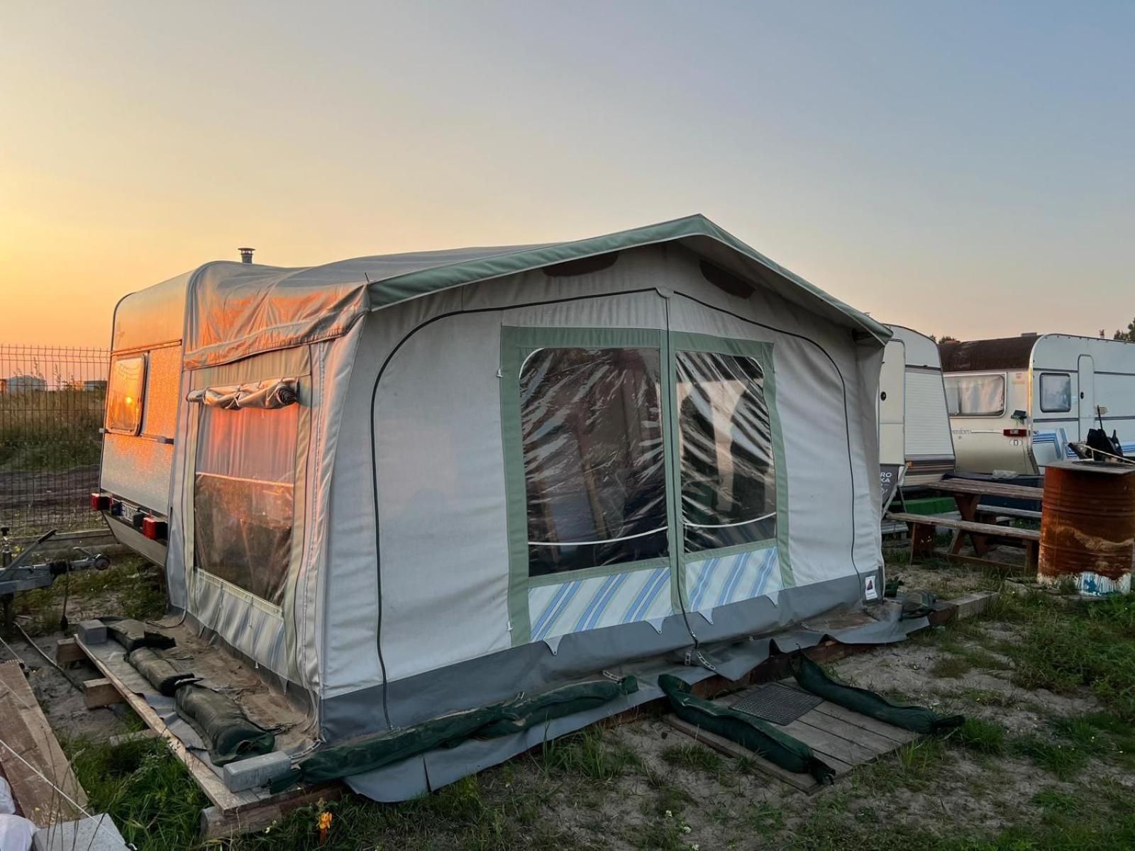 Готель Przyczepa Retro Justarniacamp Ястарня Екстер'єр фото